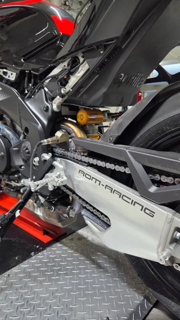 Nahaufnahme eines Motorrades in der Werkstatt